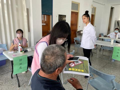 LINE_ALBUM_0929義診宣導照片_241004_8.jpg
